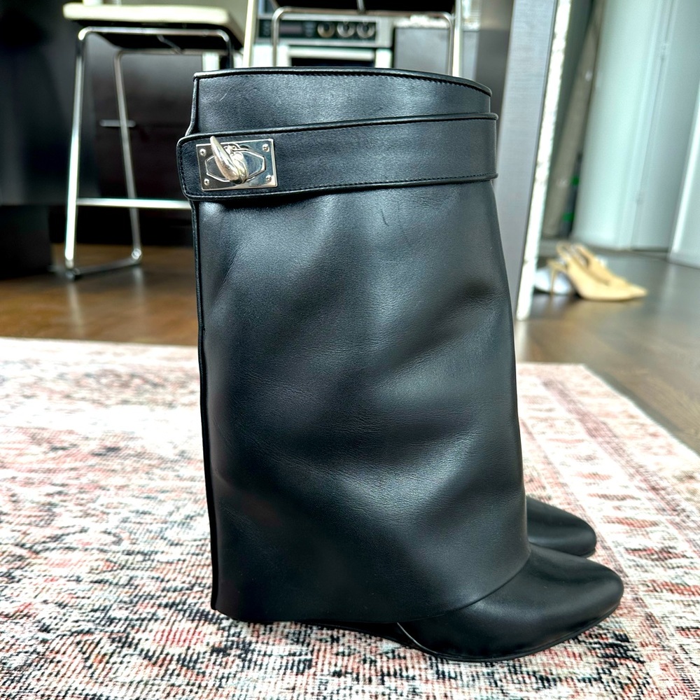 Givenchy Shark Lock Boots Short, Black, Size 38 - EXCELLENT CONDITION